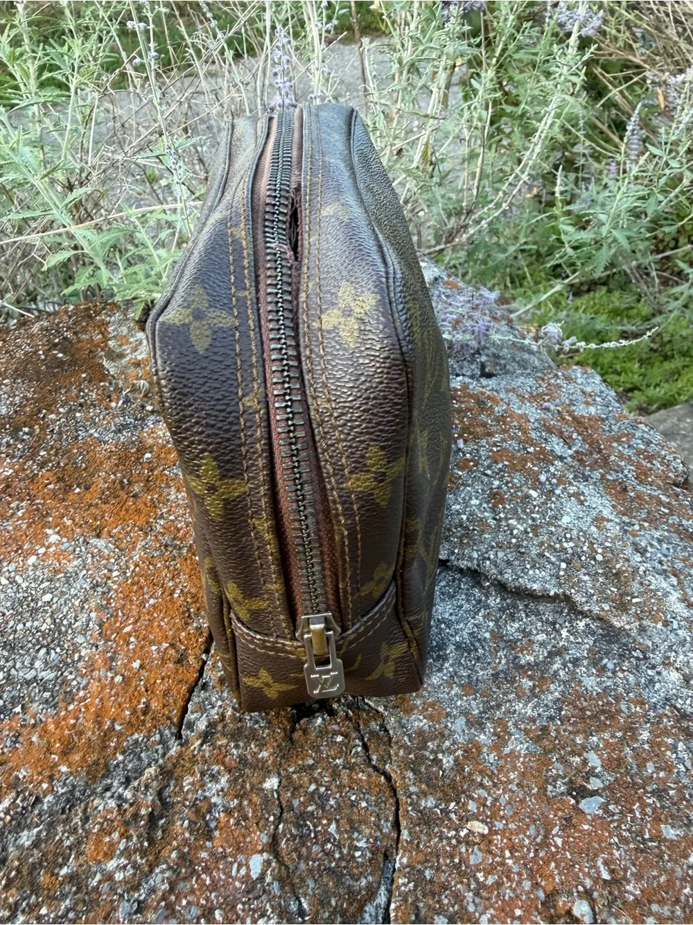 Authentic Louis Vuitton Monogram Trousse Toilette 23 Clutch Bag